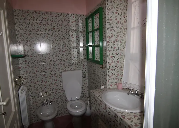 Five Lands Pink Nyaraló Levanto