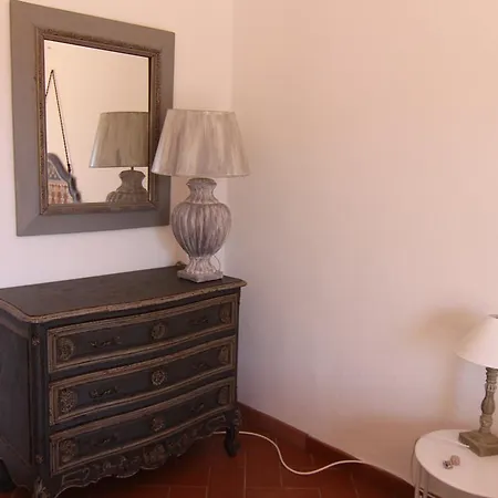 Five Lands Pink 펜션 레반토