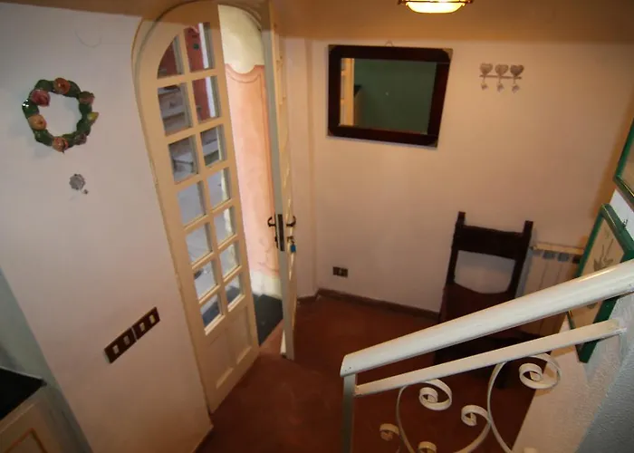 Five Lands Pink Nyaraló